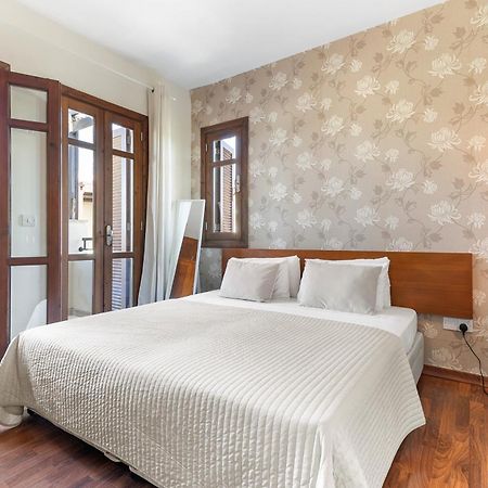 2 Bedroom Apartment Assia With Communal Pool, Aphrodite Hills Resort Kouklia Esterno foto
