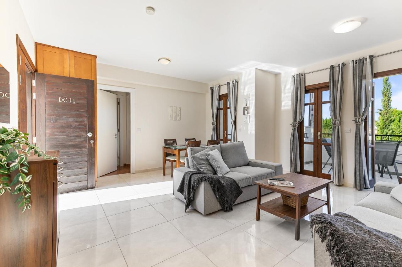 2 Bedroom Apartment Assia With Communal Pool, Aphrodite Hills Resort Kouklia Esterno foto