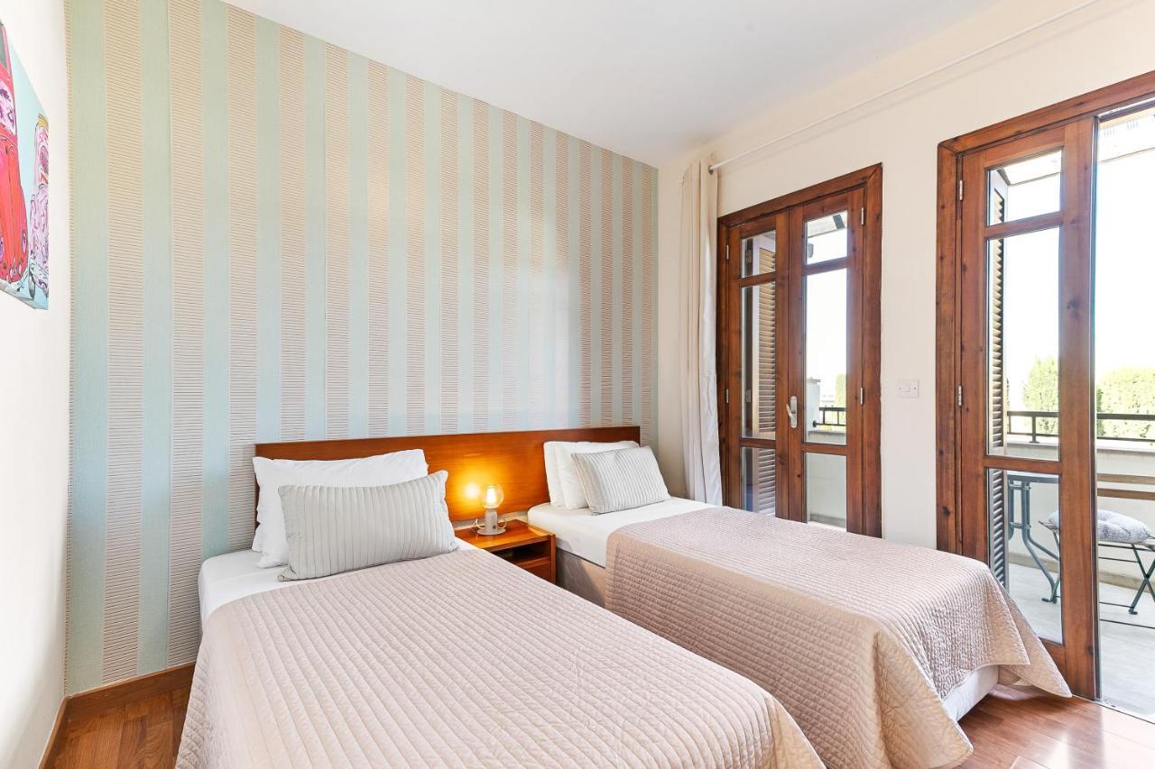 2 Bedroom Apartment Assia With Communal Pool, Aphrodite Hills Resort Kouklia Esterno foto