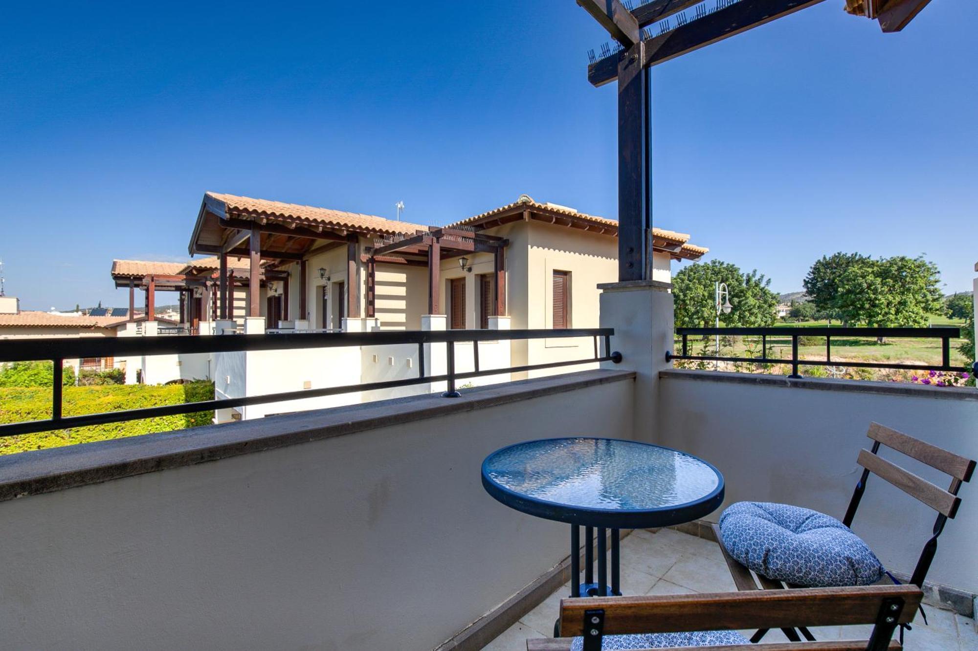 2 Bedroom Apartment Assia With Communal Pool, Aphrodite Hills Resort Kouklia Esterno foto