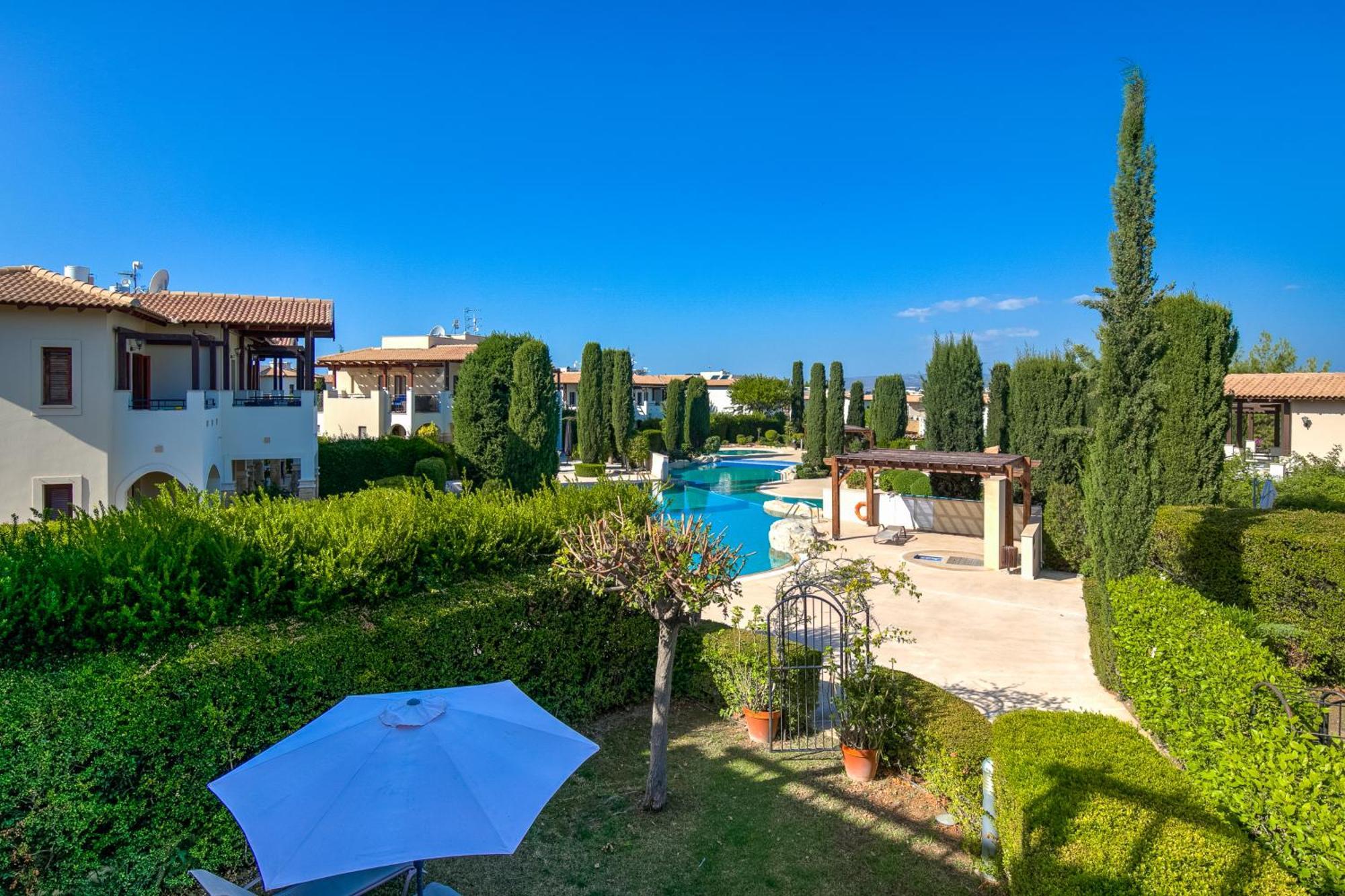 2 Bedroom Apartment Assia With Communal Pool, Aphrodite Hills Resort Kouklia Esterno foto