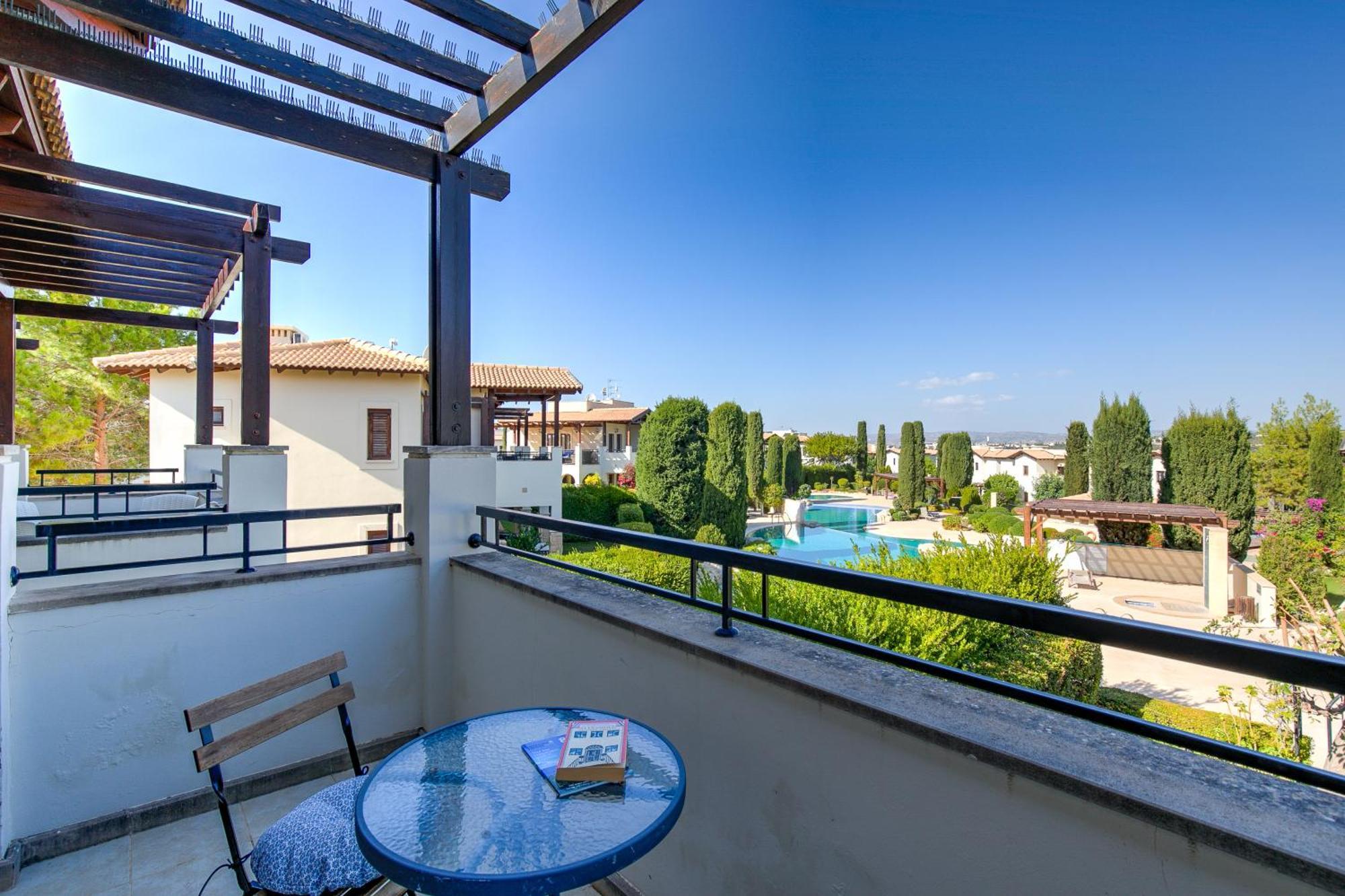 2 Bedroom Apartment Assia With Communal Pool, Aphrodite Hills Resort Kouklia Esterno foto