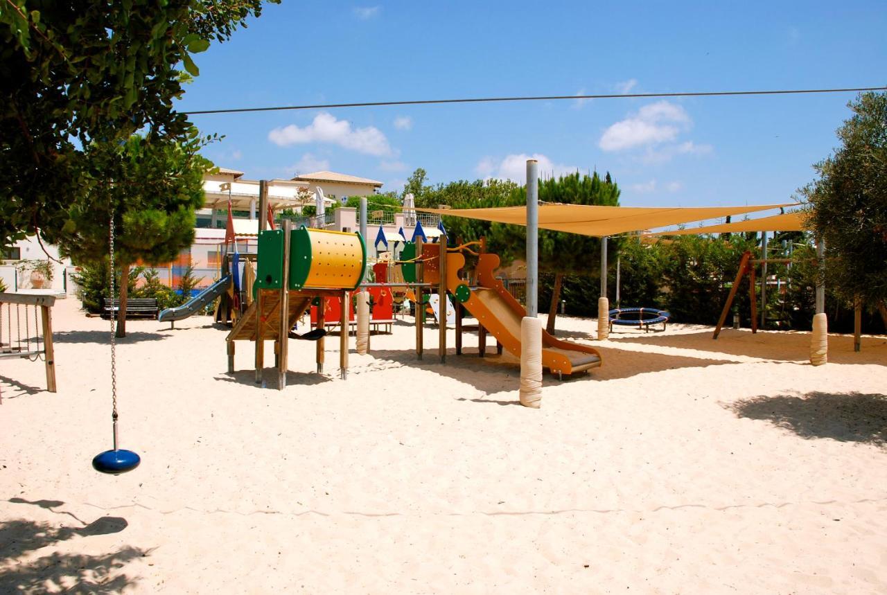 2 Bedroom Apartment Assia With Communal Pool, Aphrodite Hills Resort Kouklia Esterno foto